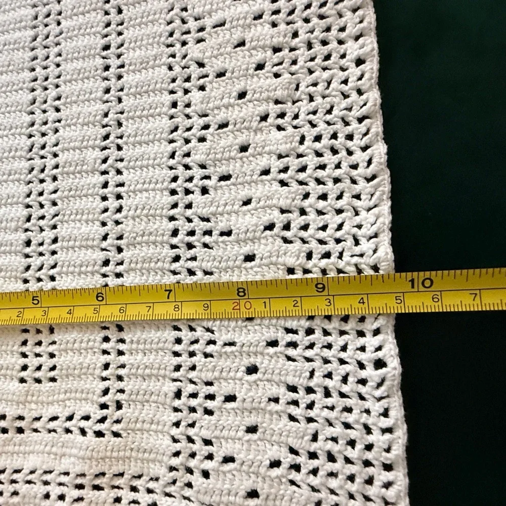 Vintage White Crochet Lace Placemats Set of 4 Rectangle Table Linens 13x10